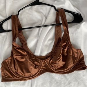 Skims Stretch Satin Scoop Back underwire Bra